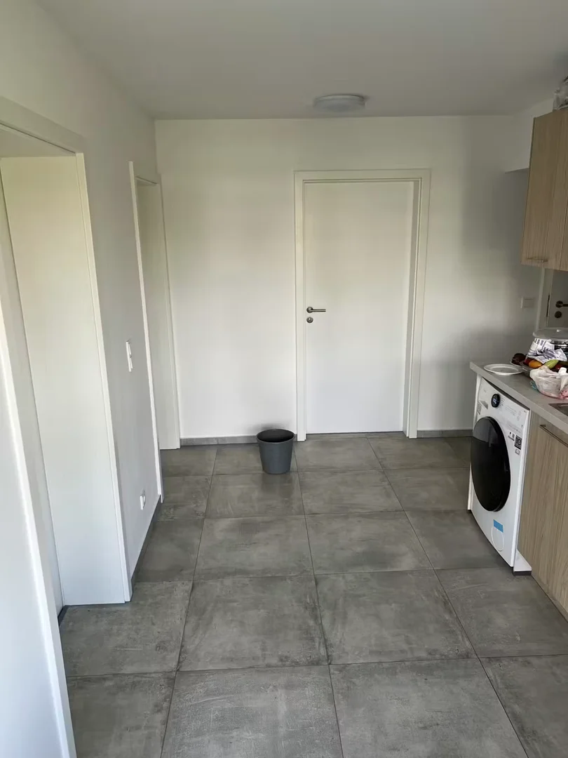 Zimmer in Studentenwohnung in  zu vermieten, voll möbliert