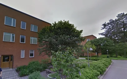 Logement situé dans le centre de {area}