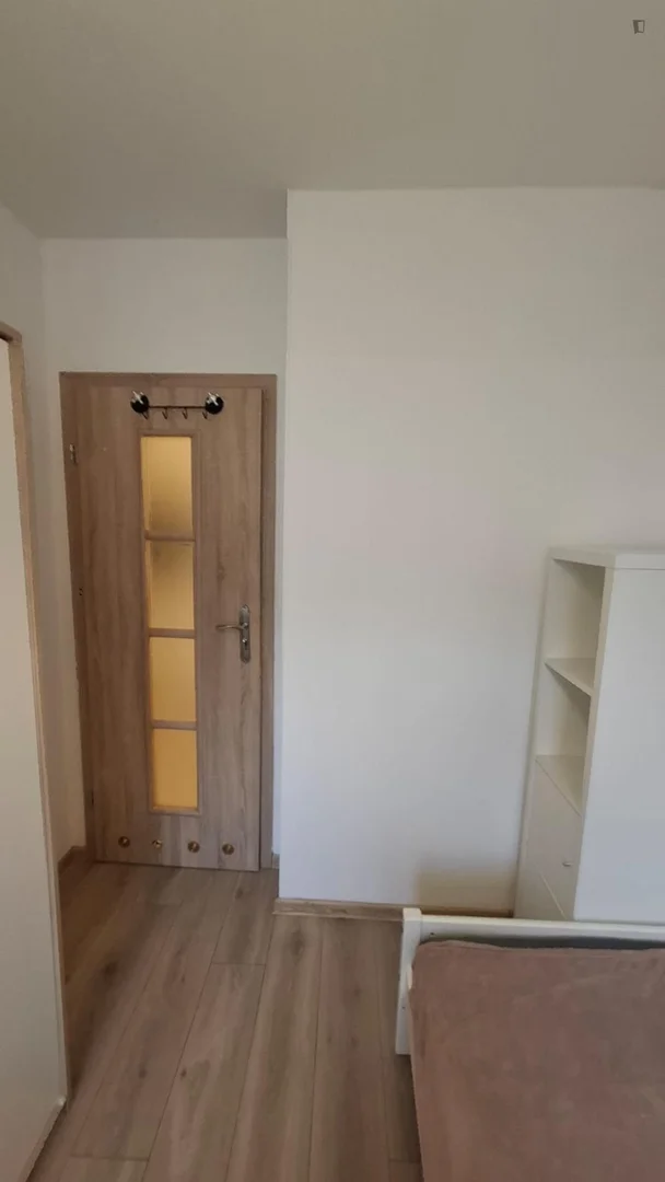 'de modern olanaklara sahip öğrenci dostu oda