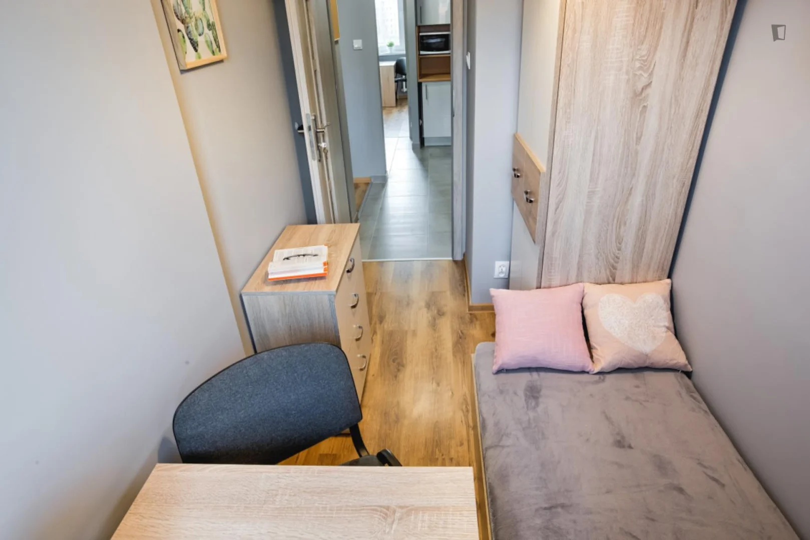 Habitación asequible para estudiantes con buena iluminación en 