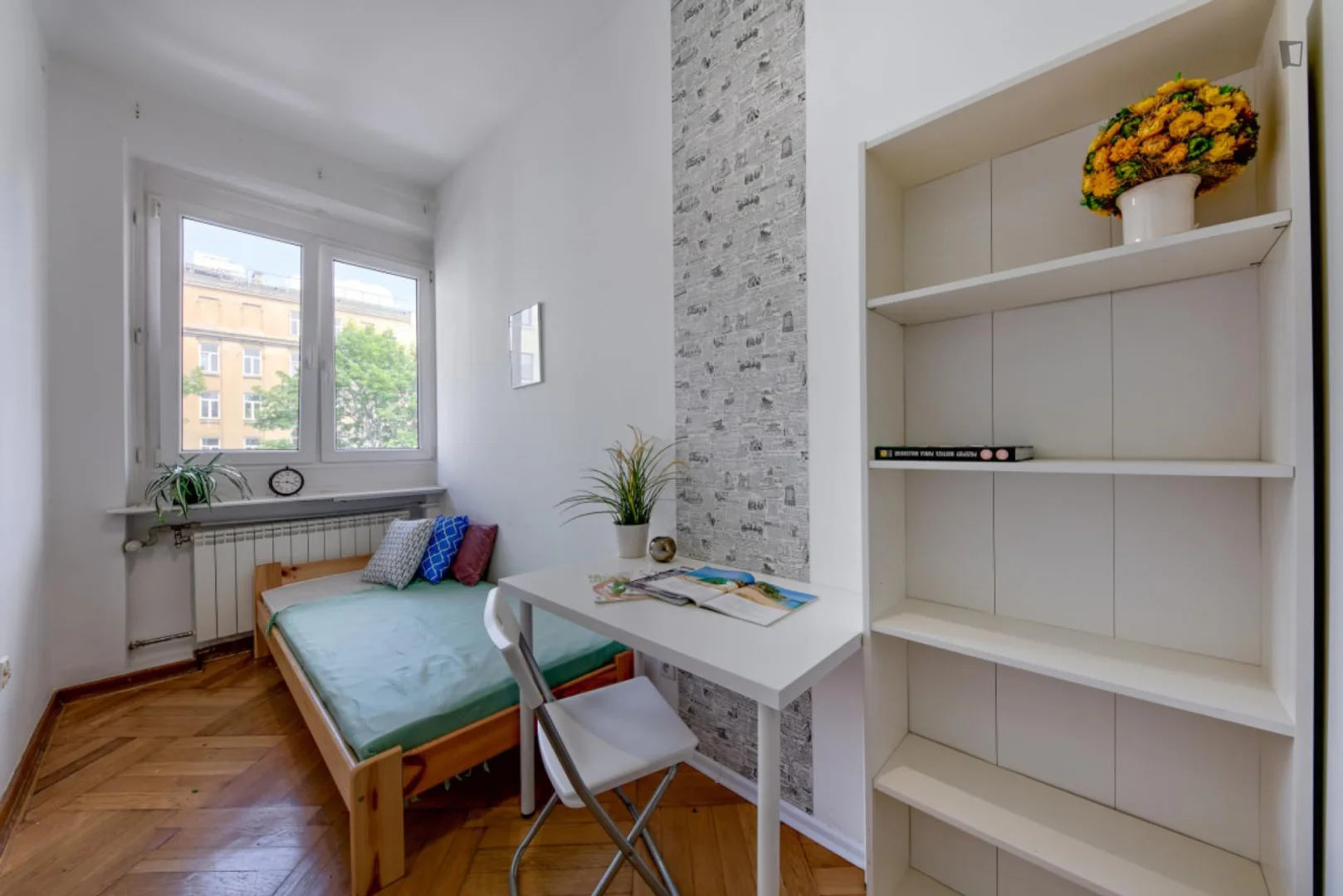 Habitación para estudiantes en  con área de estudio y facilidades compartidas