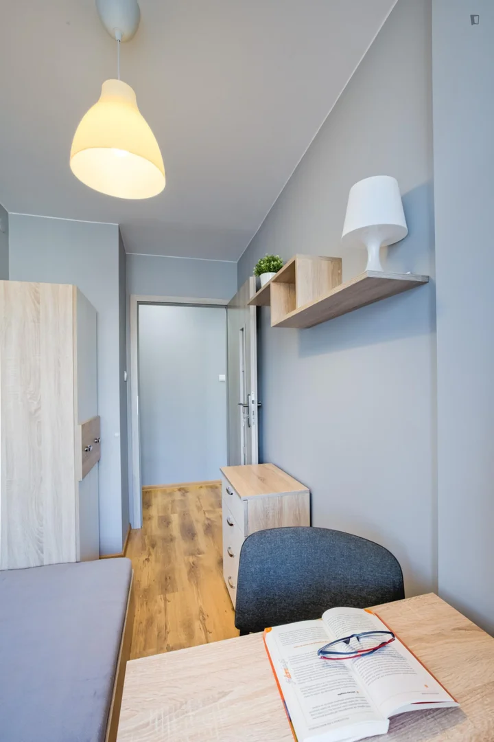 Habitación para estudiantes en  con área de estudio y facilidades compartidas