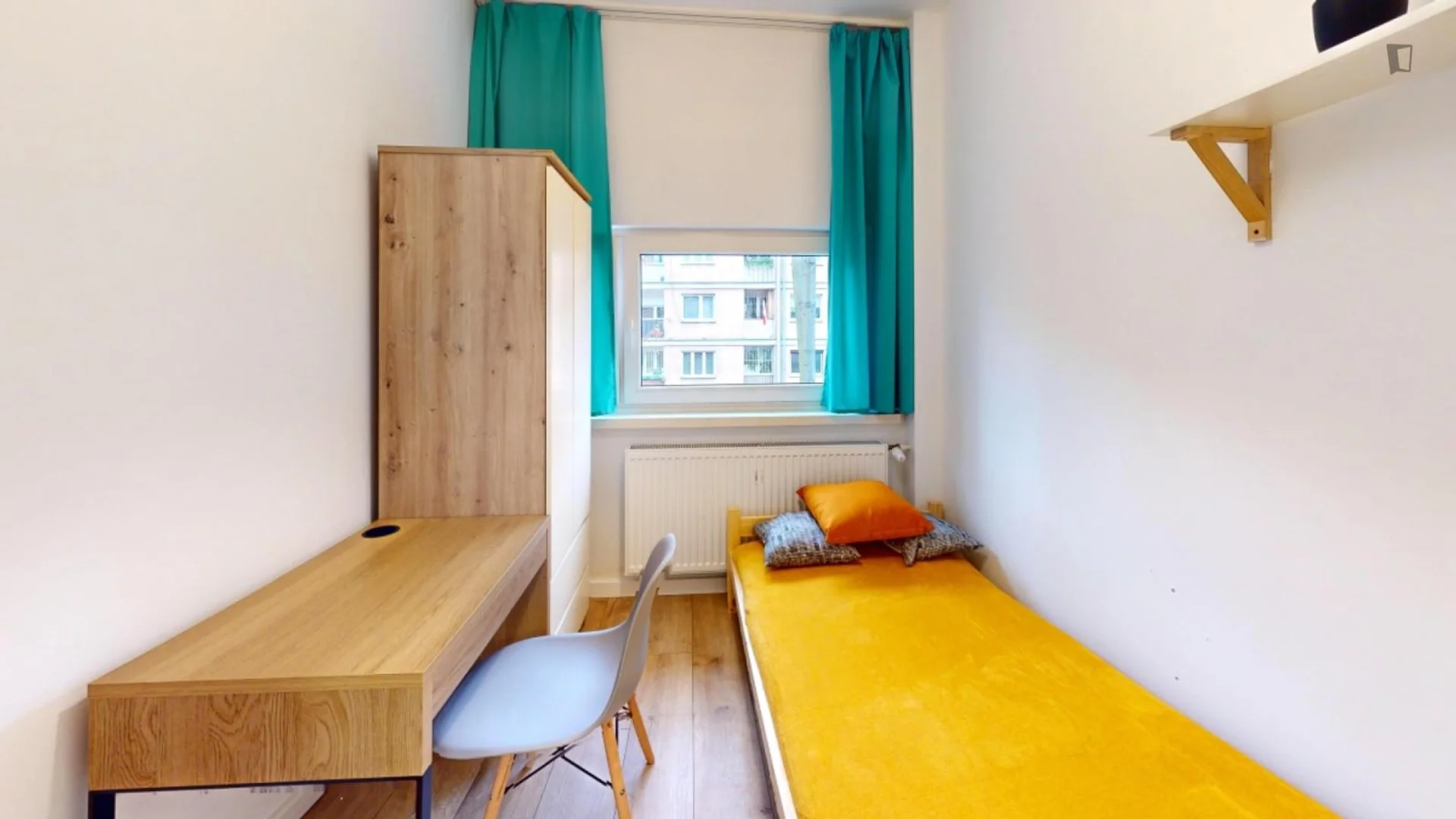 Habitación acogedora para estudiantes disponible en 
