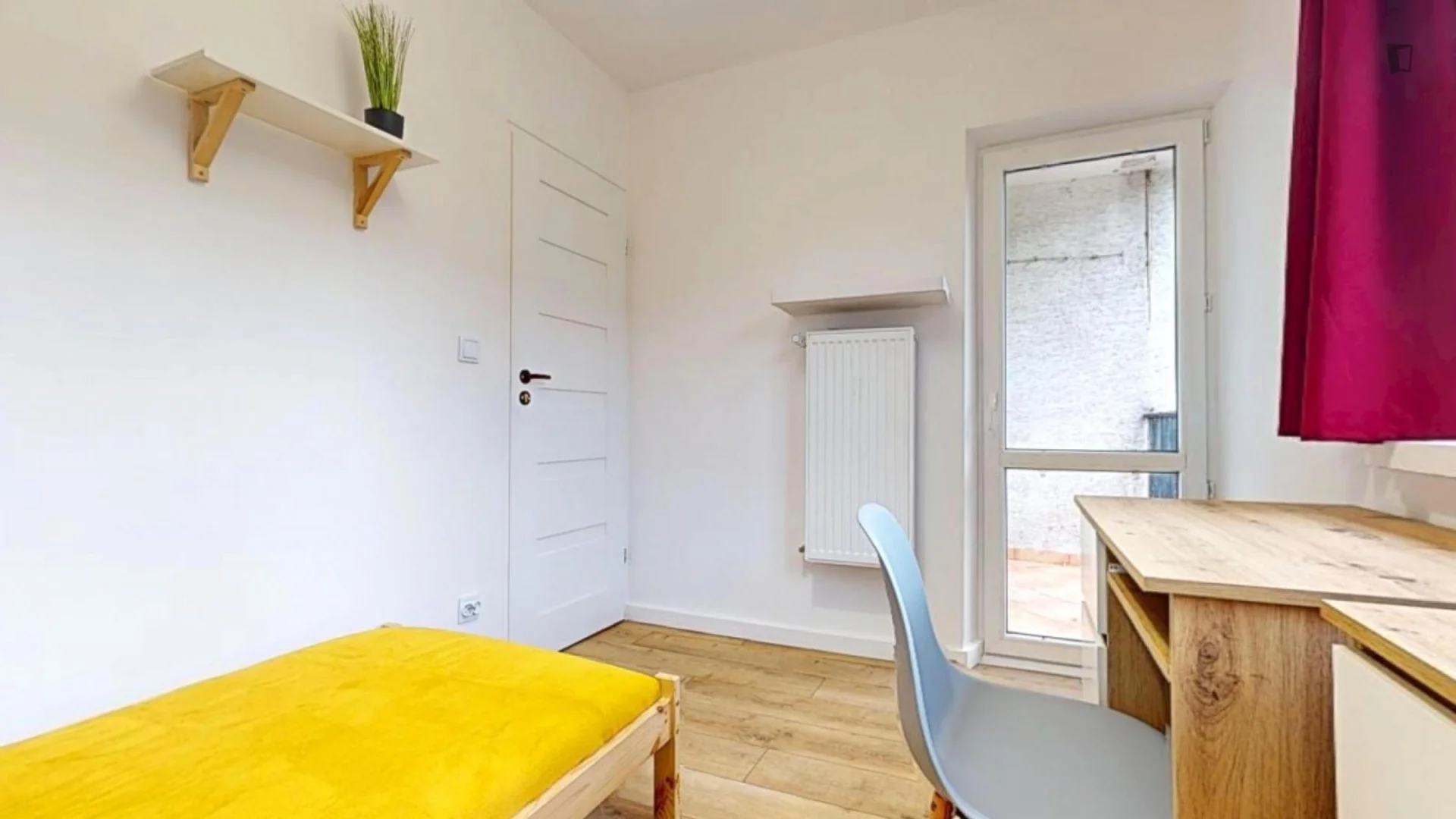 Habitación estudiantil económica con ubicación conveniente en 