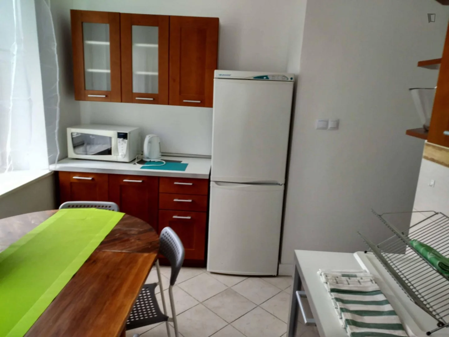 Habitación estudiantil amplia y cómoda en 
