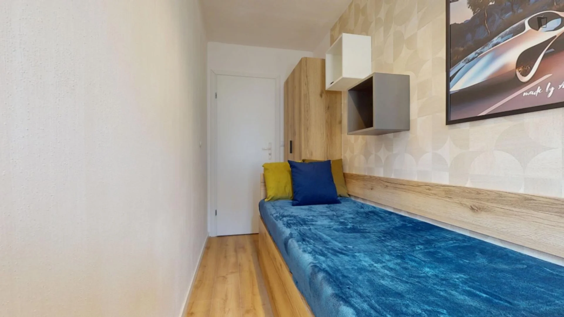 Habitación para estudiantes en  con área de estudio y facilidades compartidas
