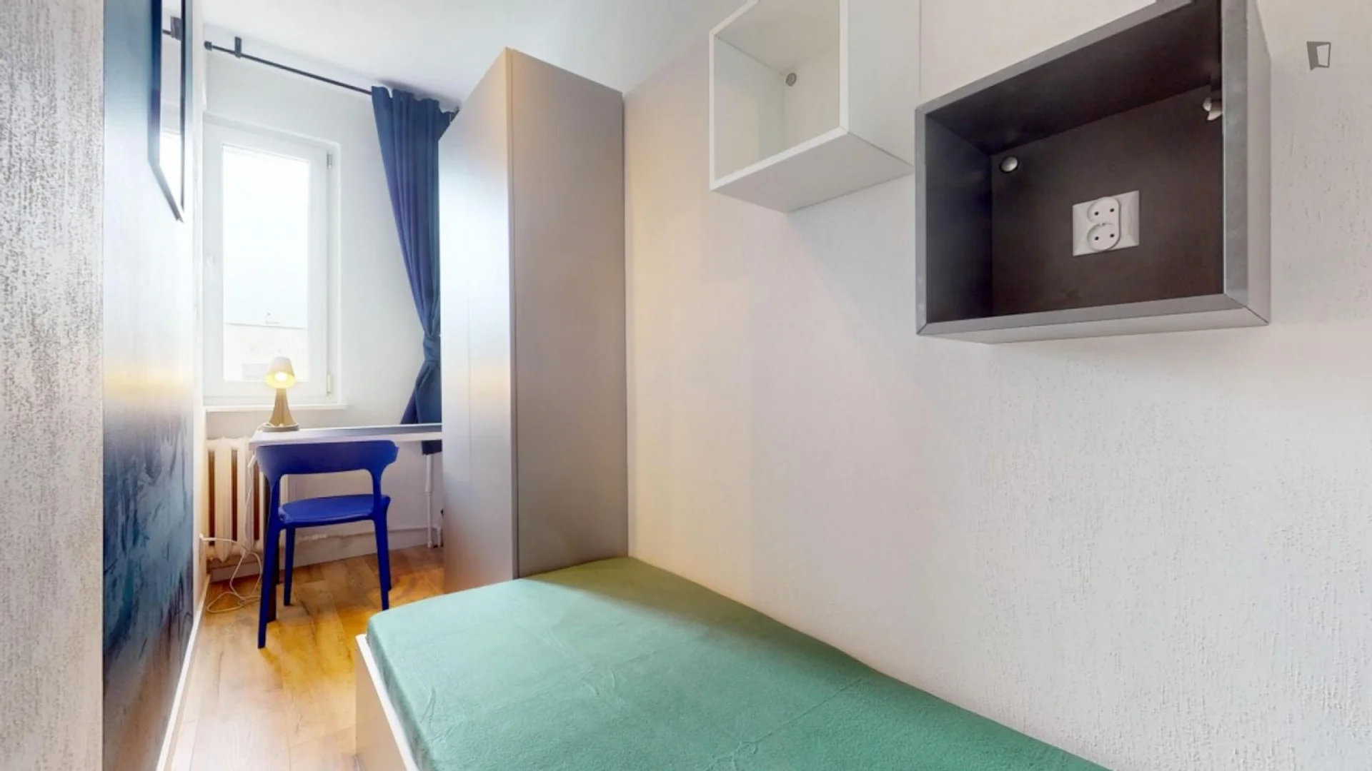 Habitación estudiantil económica con ubicación conveniente en