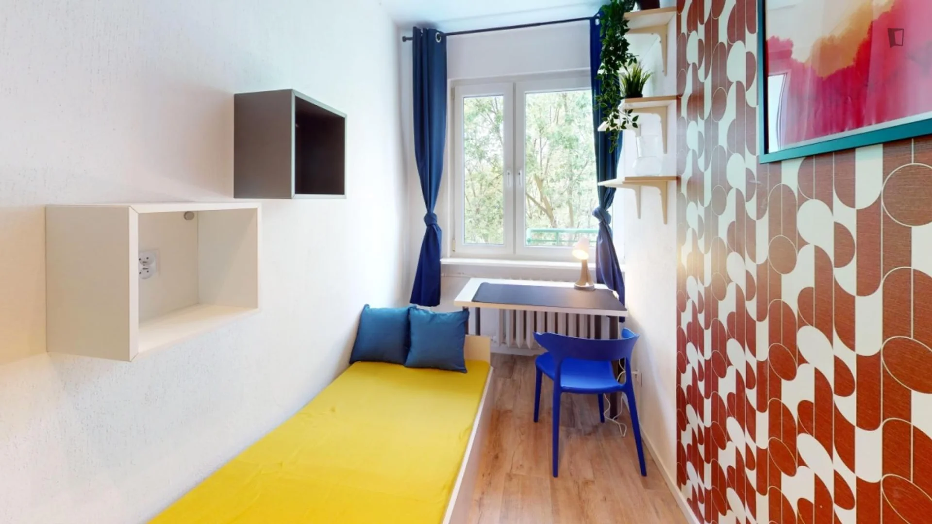 Habitación para estudiantes en  con área de estudio y facilidades compartidas