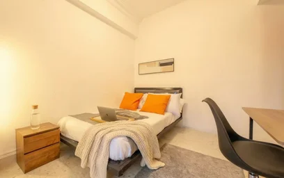 Stanza privata con letto matrimoniale {area}