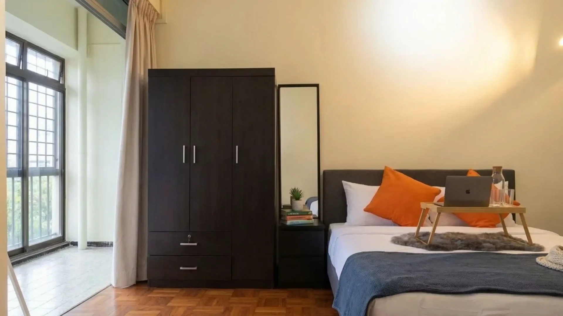 Cozy room for students available in 