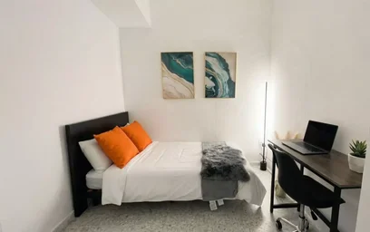 Renting rooms by the month in {area}