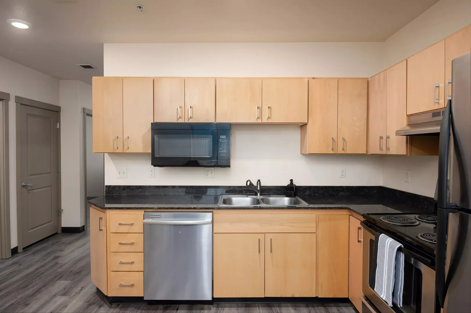 Chambre confortable pour étudiants disponible dans
