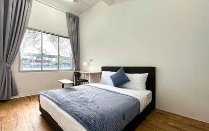 Zimmer mit Doppelbett zu vermieten {area}