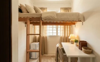 Stanza privata con letto matrimoniale {area}