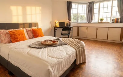 Room for rent with double bed {area}