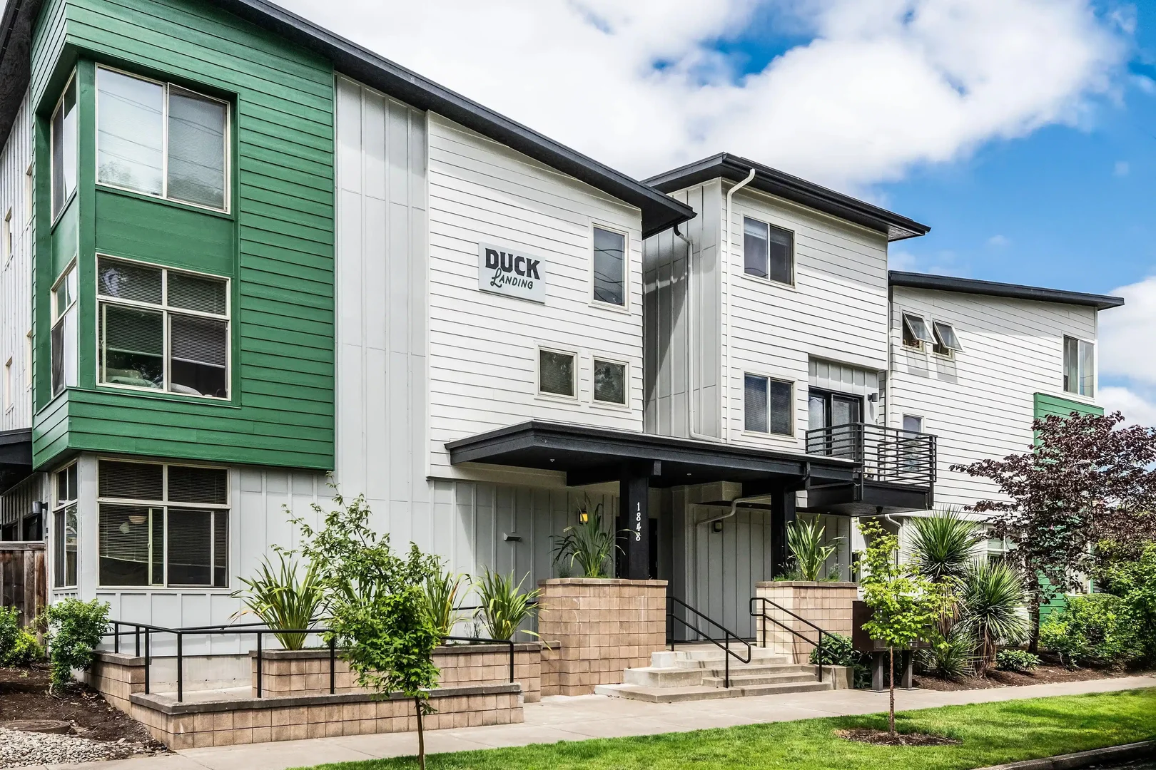 'da çalışma alanı ve ortak tesisler bulunan öğrenci odası