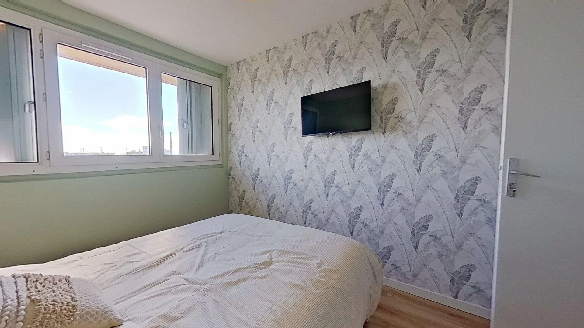 Zimmer in Studentenwohnung in zu vermieten, voll möbliert