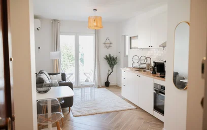 Studio at Rue Georges Clemenceau, image 14 of 31