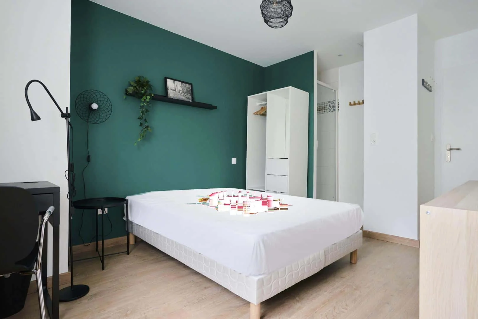 Quarto de estudante económico com localização conveniente em 