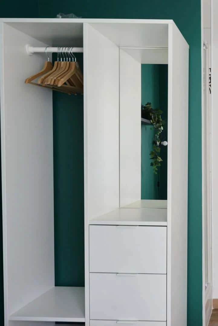 Quarto de estudante confortável e espaçoso em 