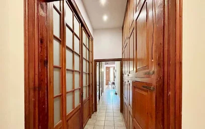 Bright private room in {area}