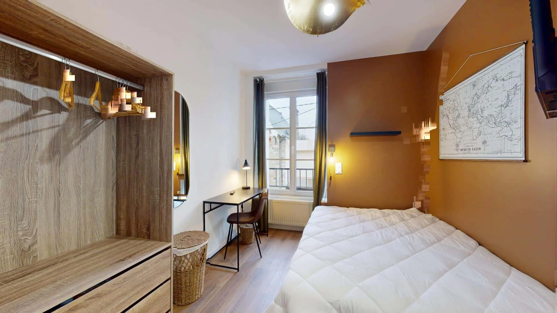 Chambre d'étudiant à  avec espace d'étude et installations communes