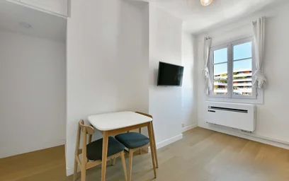 Entire apartment at 10 Rue Clément Roassal, 06000 Nice, France, image 8 of 9