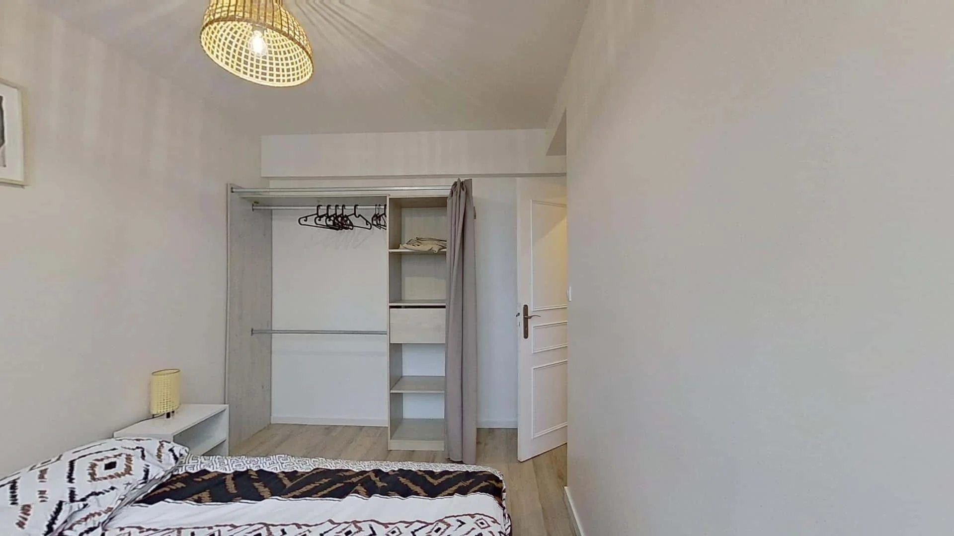 Chambre d'étudiant économique avec emplacement pratique dans 