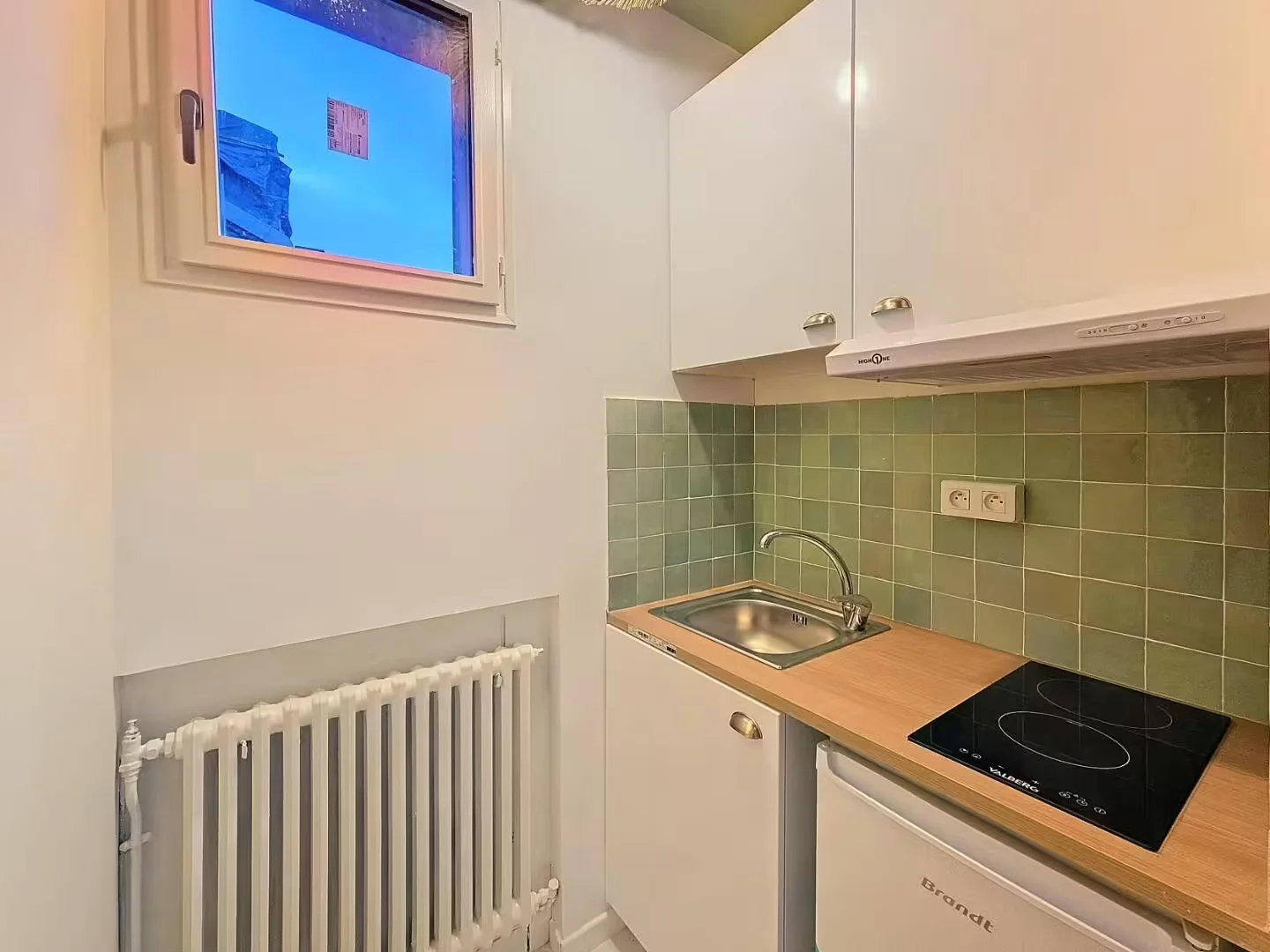 Zimmer in Studentenwohnung in  zu vermieten, voll möbliert