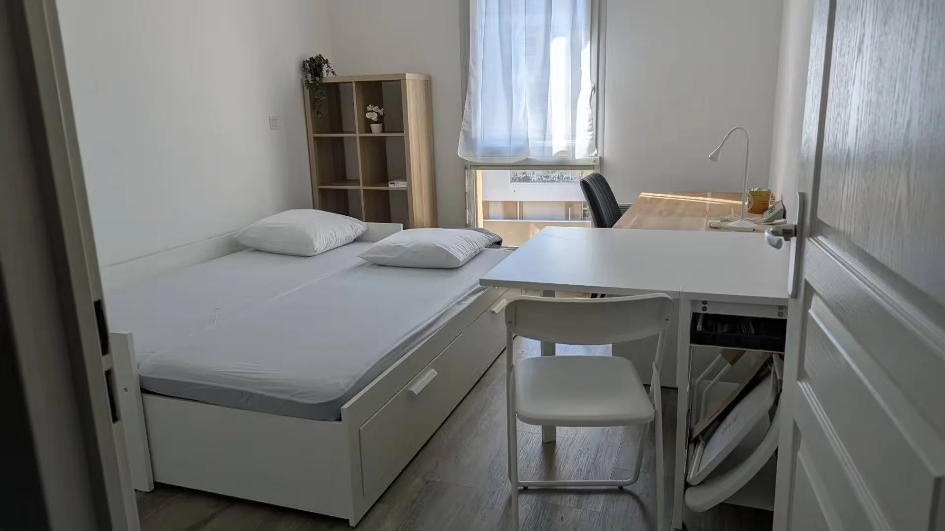 Habitación acogedora para estudiantes disponible en 