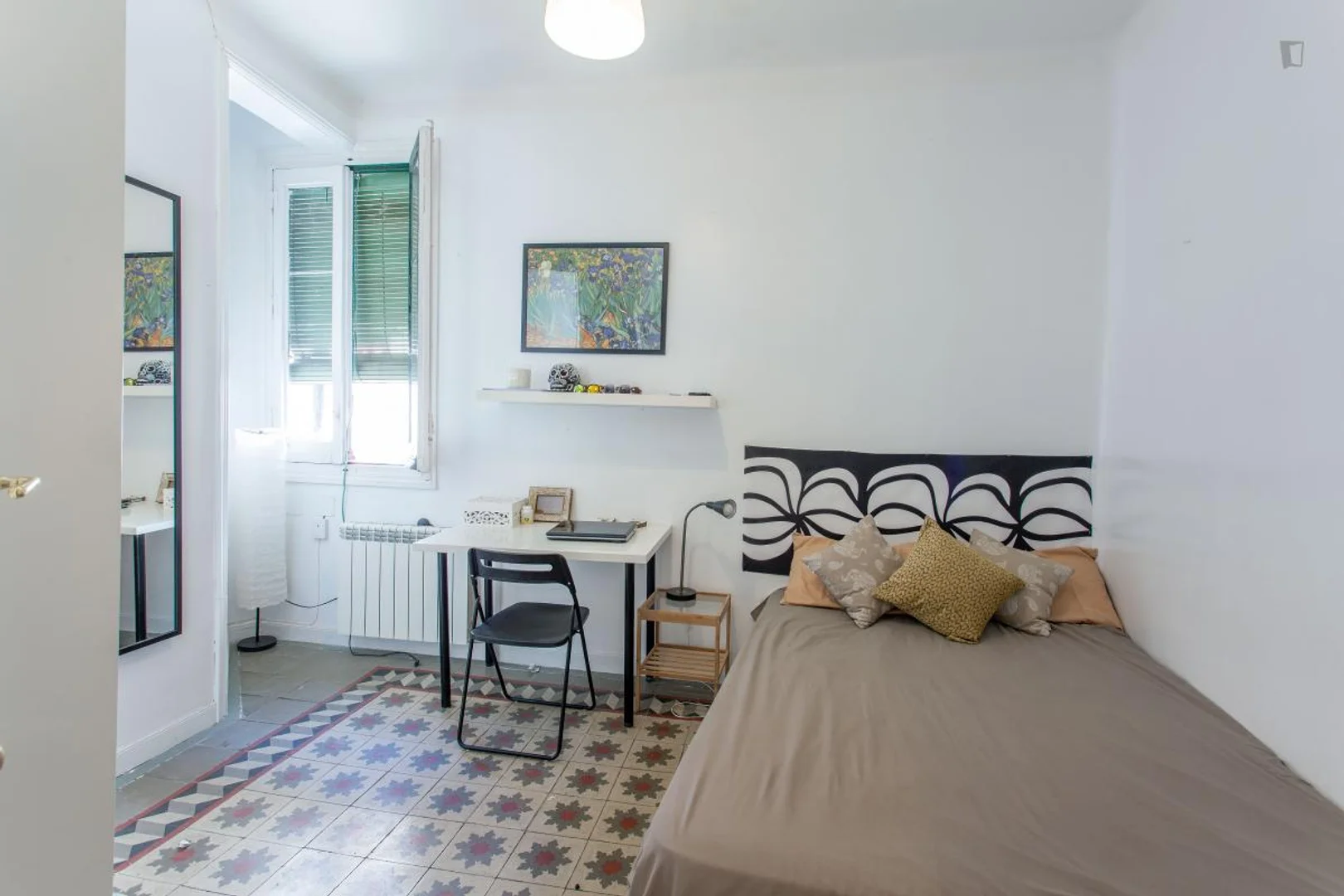 Habitación en apartamento estudiantil en alquiler en , completamente amueblado