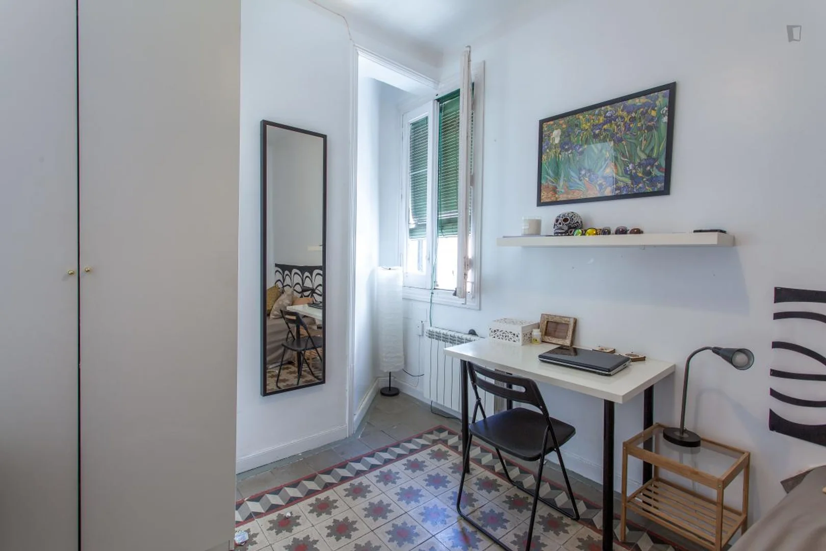 Habitación estudiantil amplia y cómoda en 