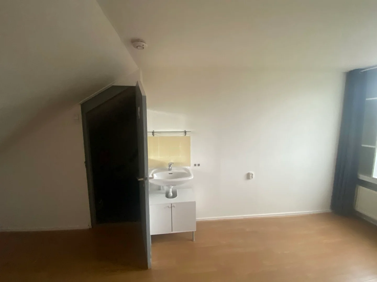 Helles und luftiges Studentenzimmer mit einfachem Zugang zur Universität in 