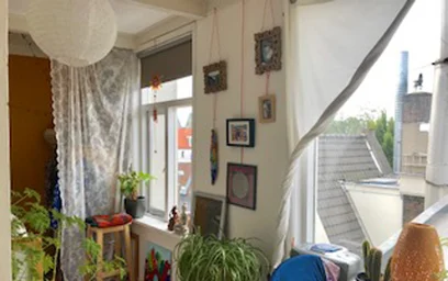 Cheap private room in {area}
