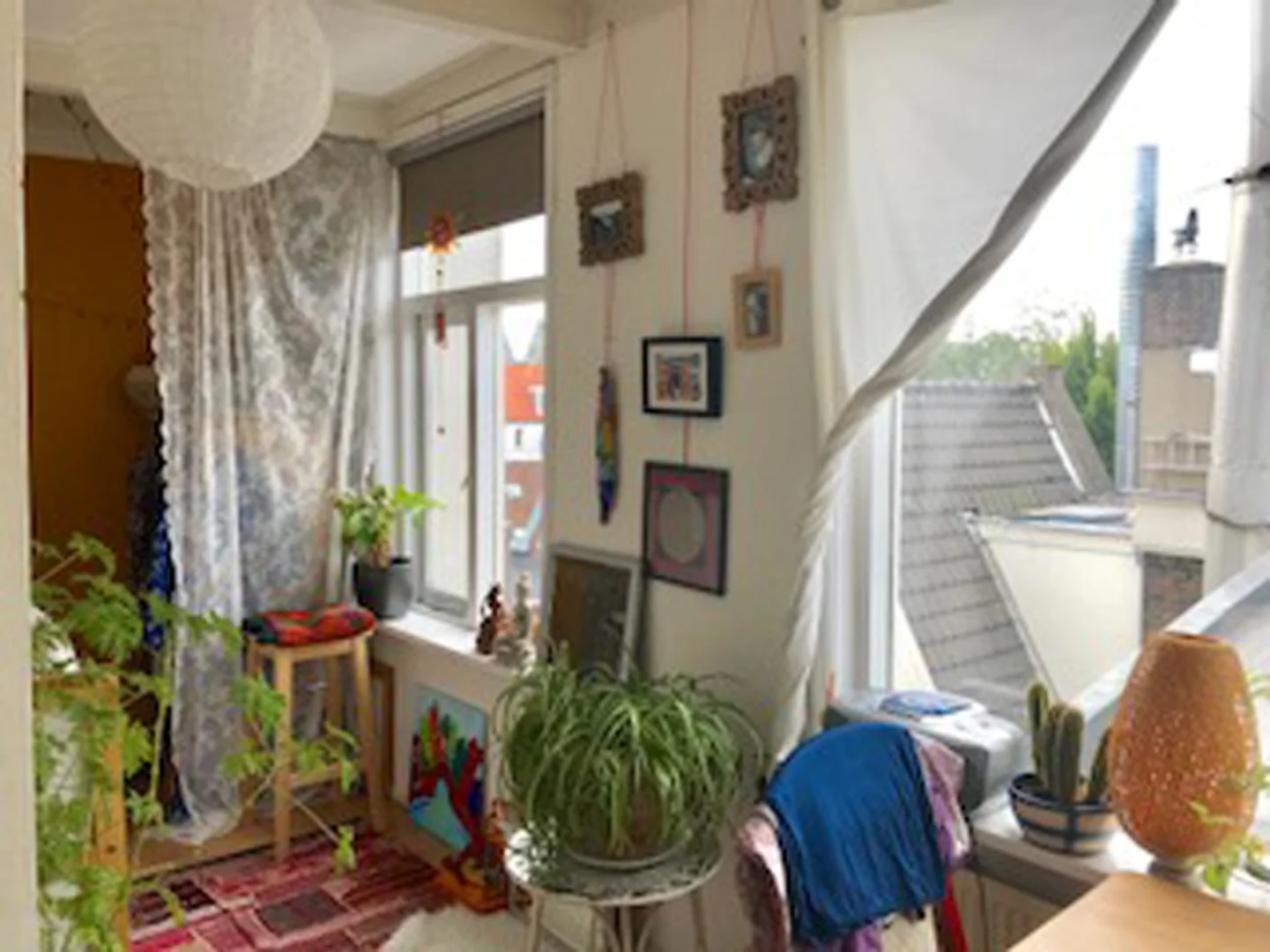 Economical student room with convenient location in 