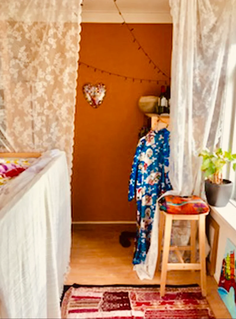 Budget-friendly student room close to campus in 