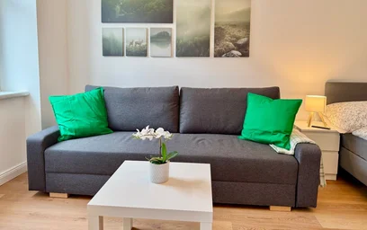 Quarto para alugar com cama de casal em {area}