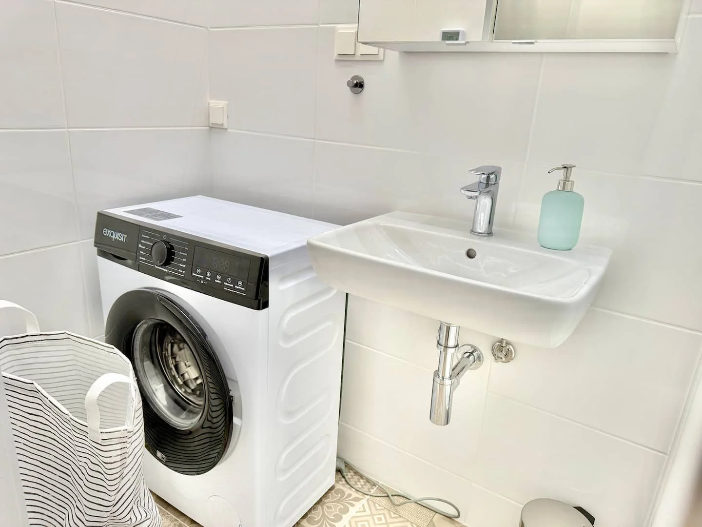 Quarto de estudante confortável e espaçoso em 