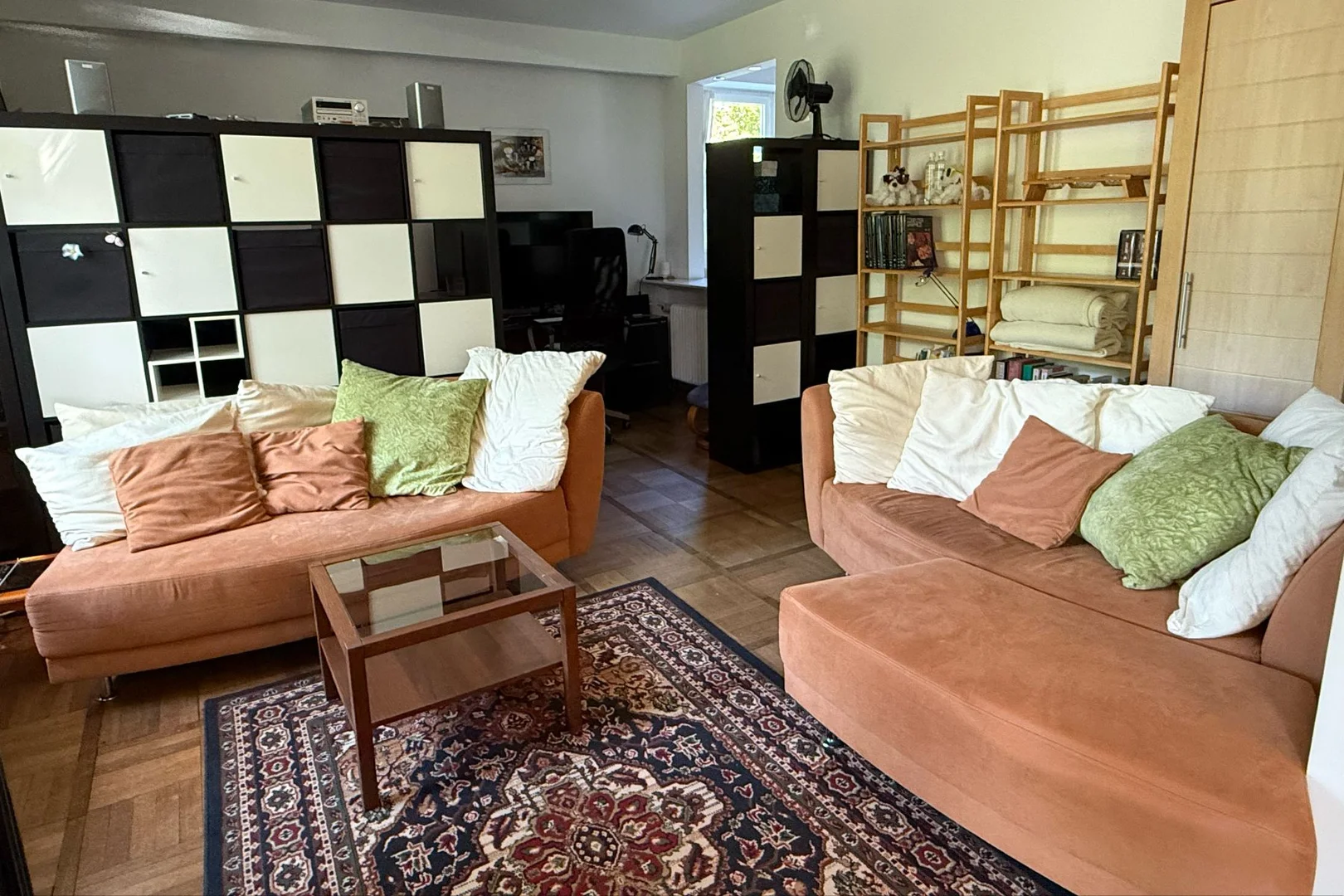  bölgesinde uygun konuma sahip ekonomik öğrenci odası