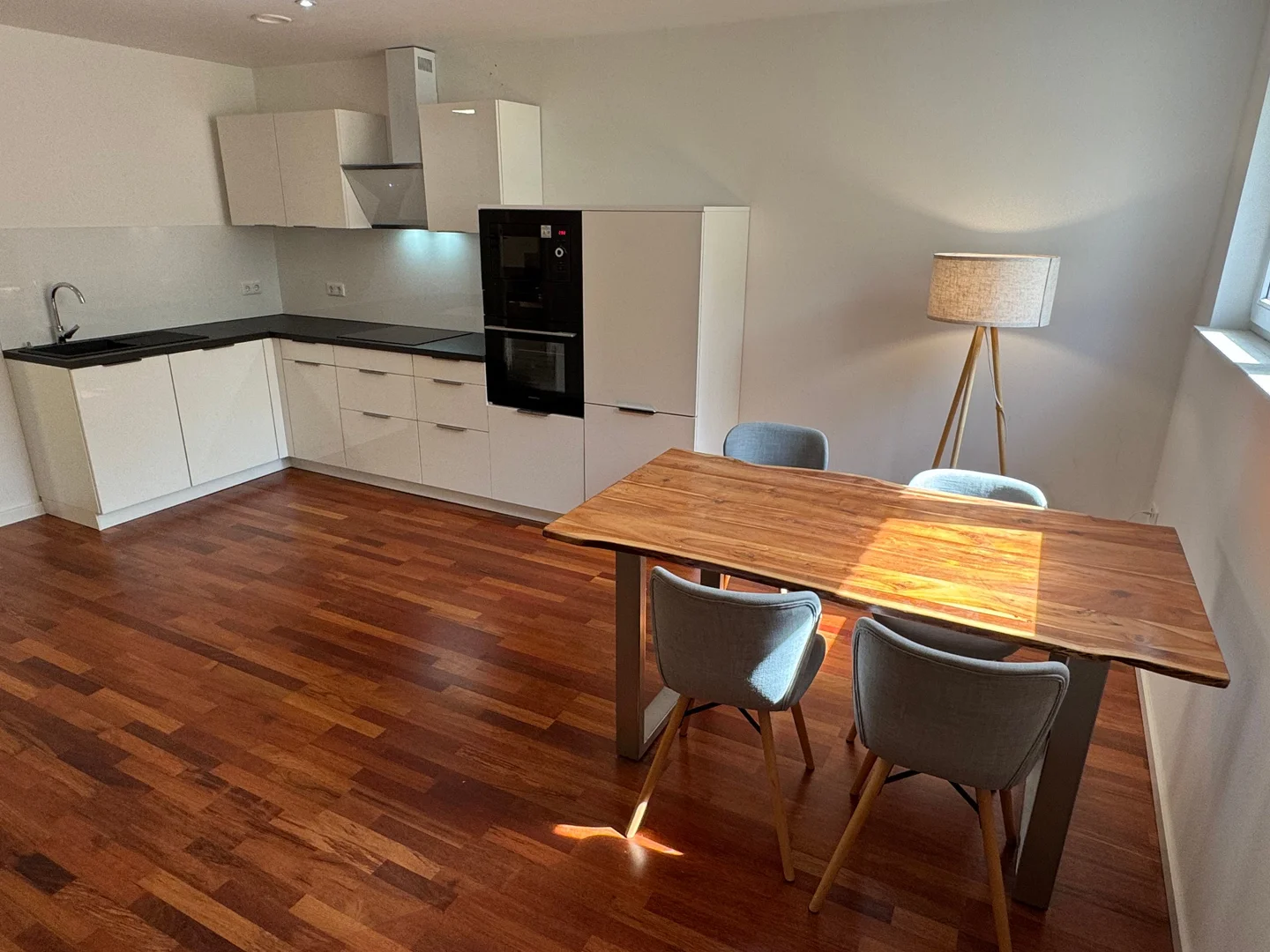 Habitación acogedora para estudiantes disponible en 
