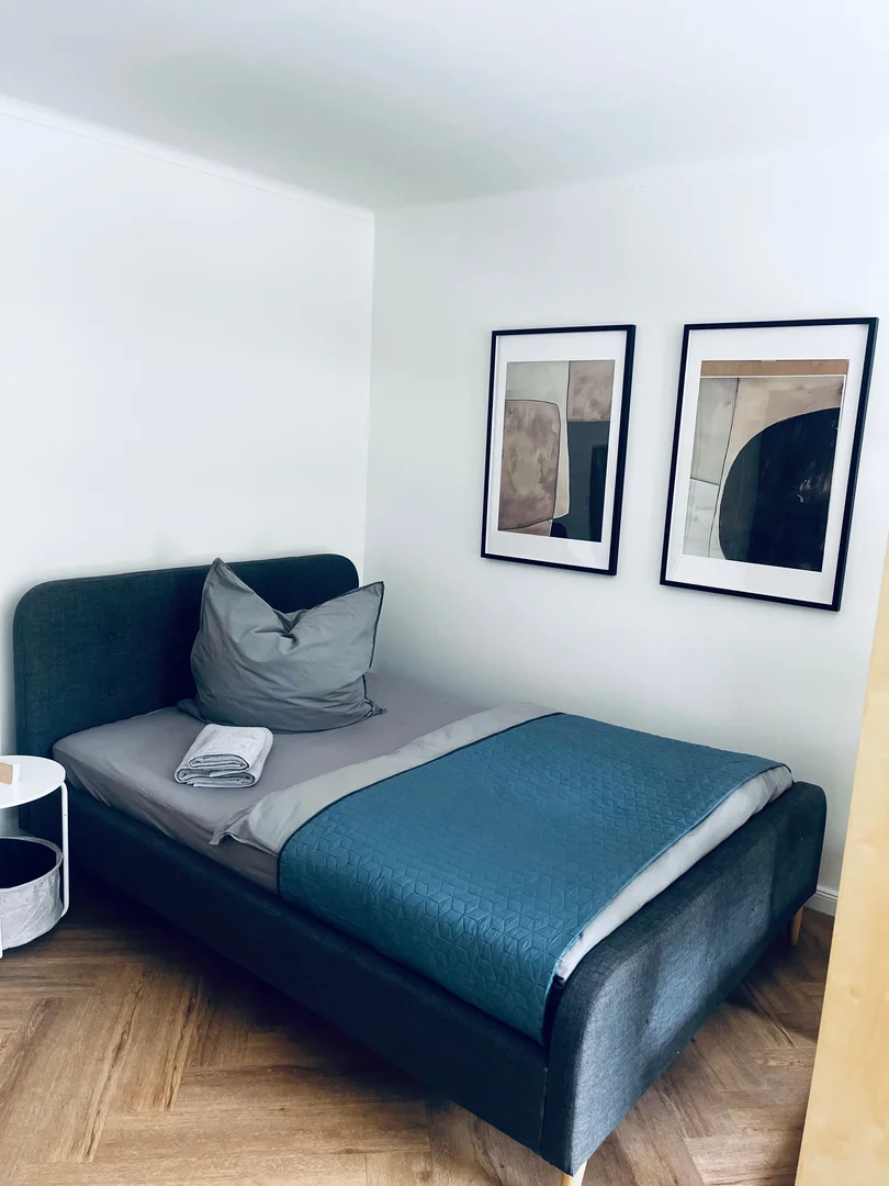 Quarto acolhedor para estudantes disponível em