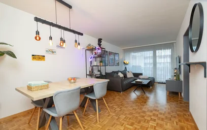 Dairenin tamamı konumu Baslerstrasse, Kreis 9, 2 10 görüntüsü