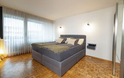Dairenin tamamı konumu Baslerstrasse, Kreis 9, 6 10 görüntüsü
