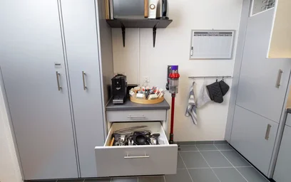 Dairenin tamamı konumu Baslerstrasse, Kreis 9, 9 10 görüntüsü