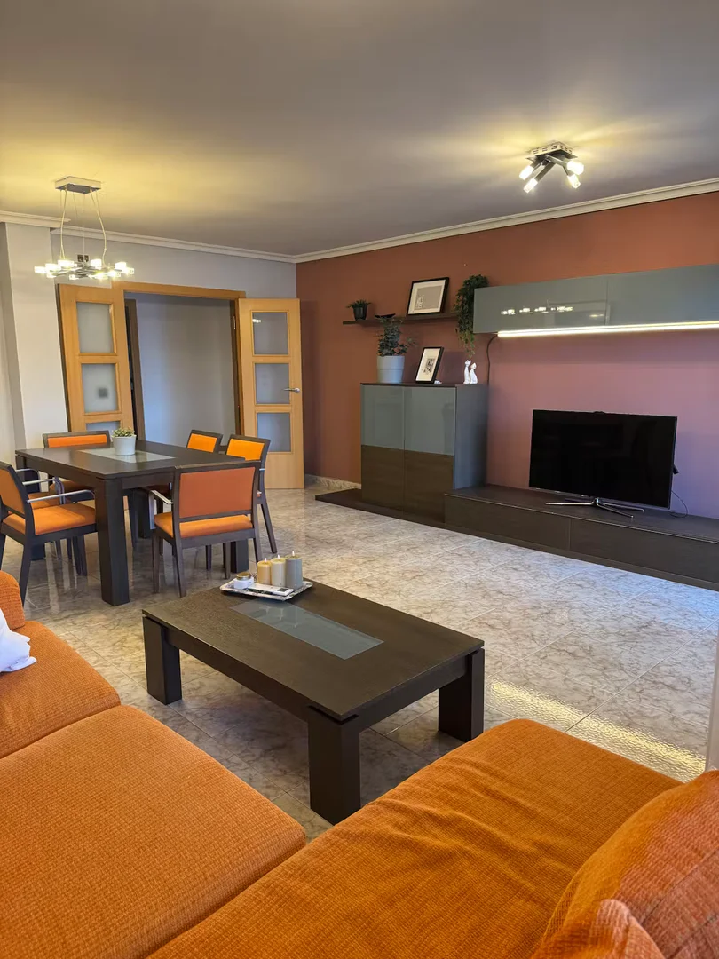 Habitación estudiantil económica cerca del campus en 