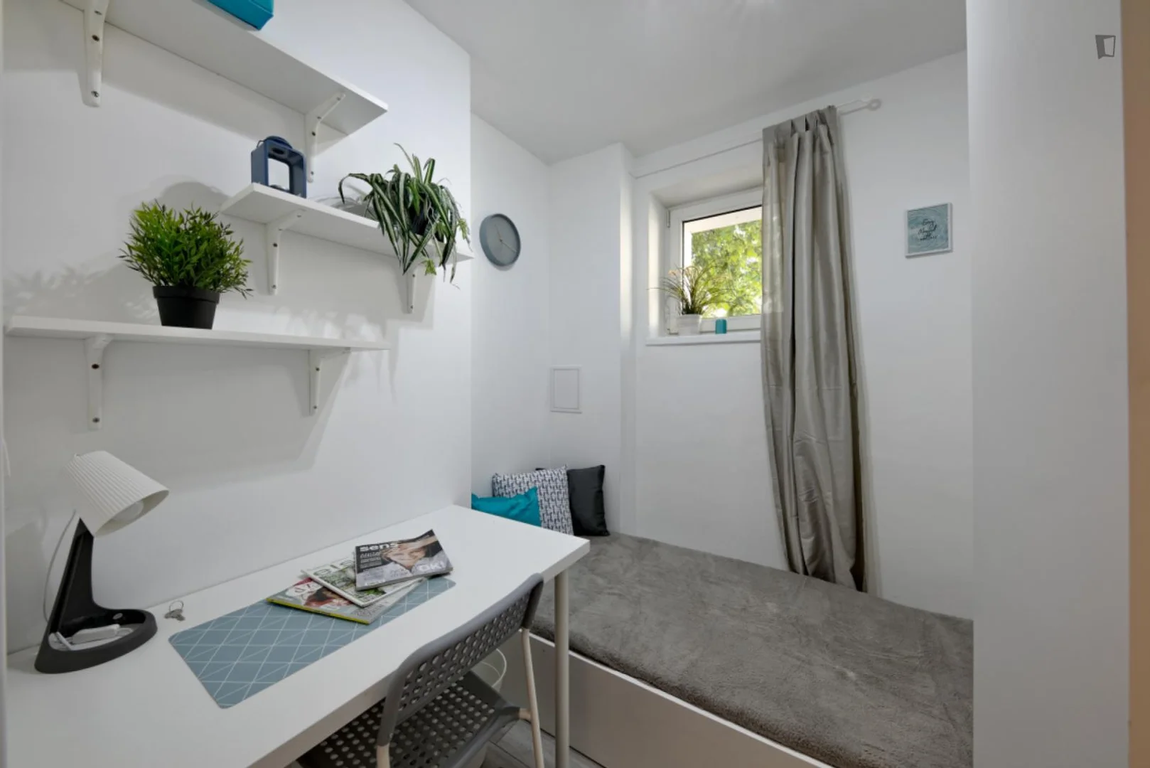 Habitación estudiantil económica con ubicación conveniente en 