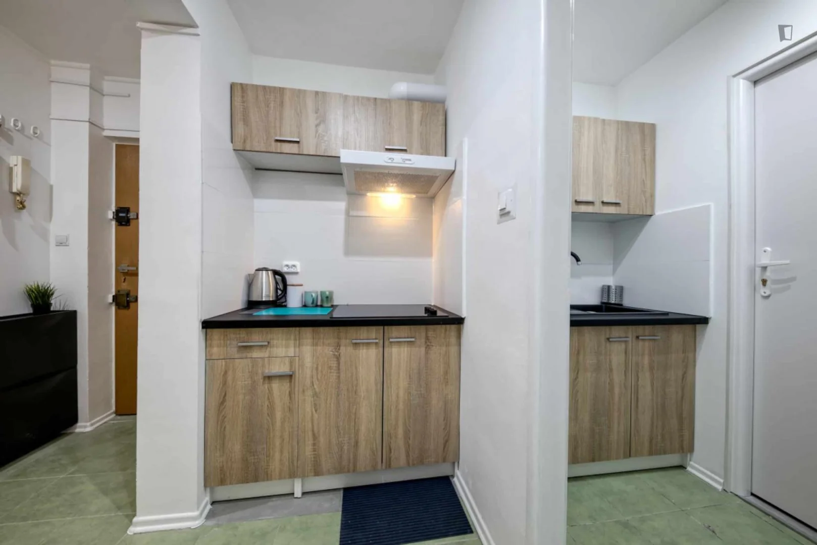 Habitación para estudiantes en  con área de estudio y facilidades compartidas