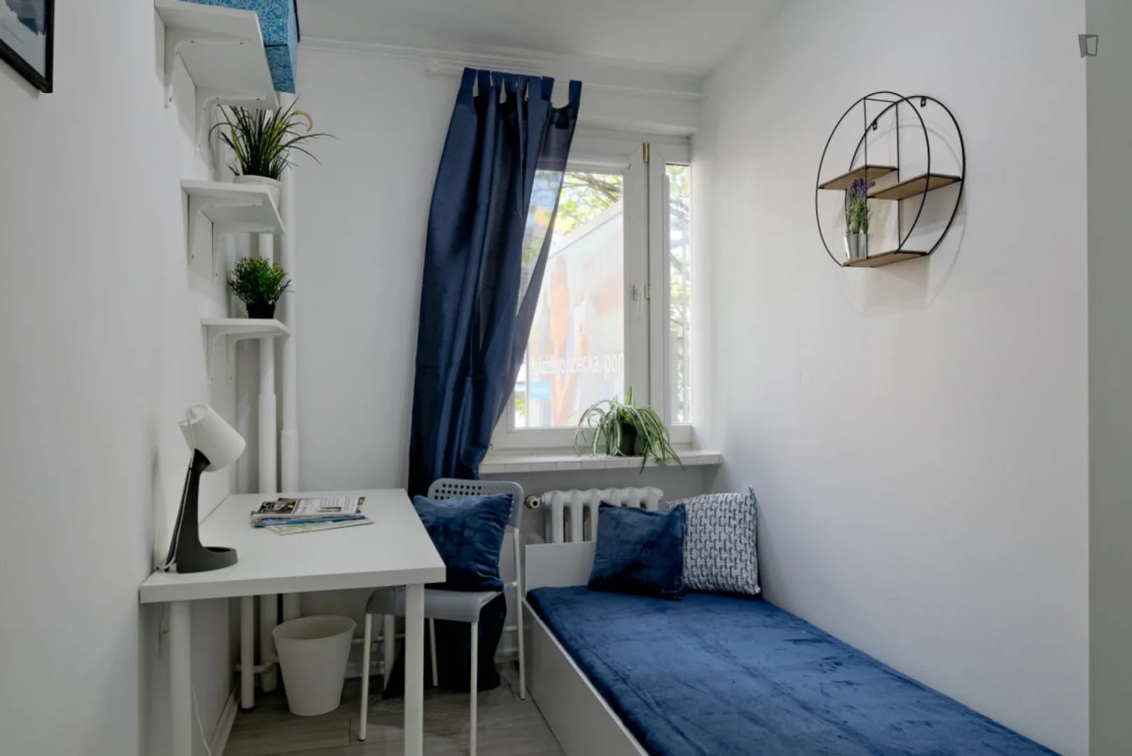 Habitación en apartamento estudiantil en alquiler en , completamente amueblado