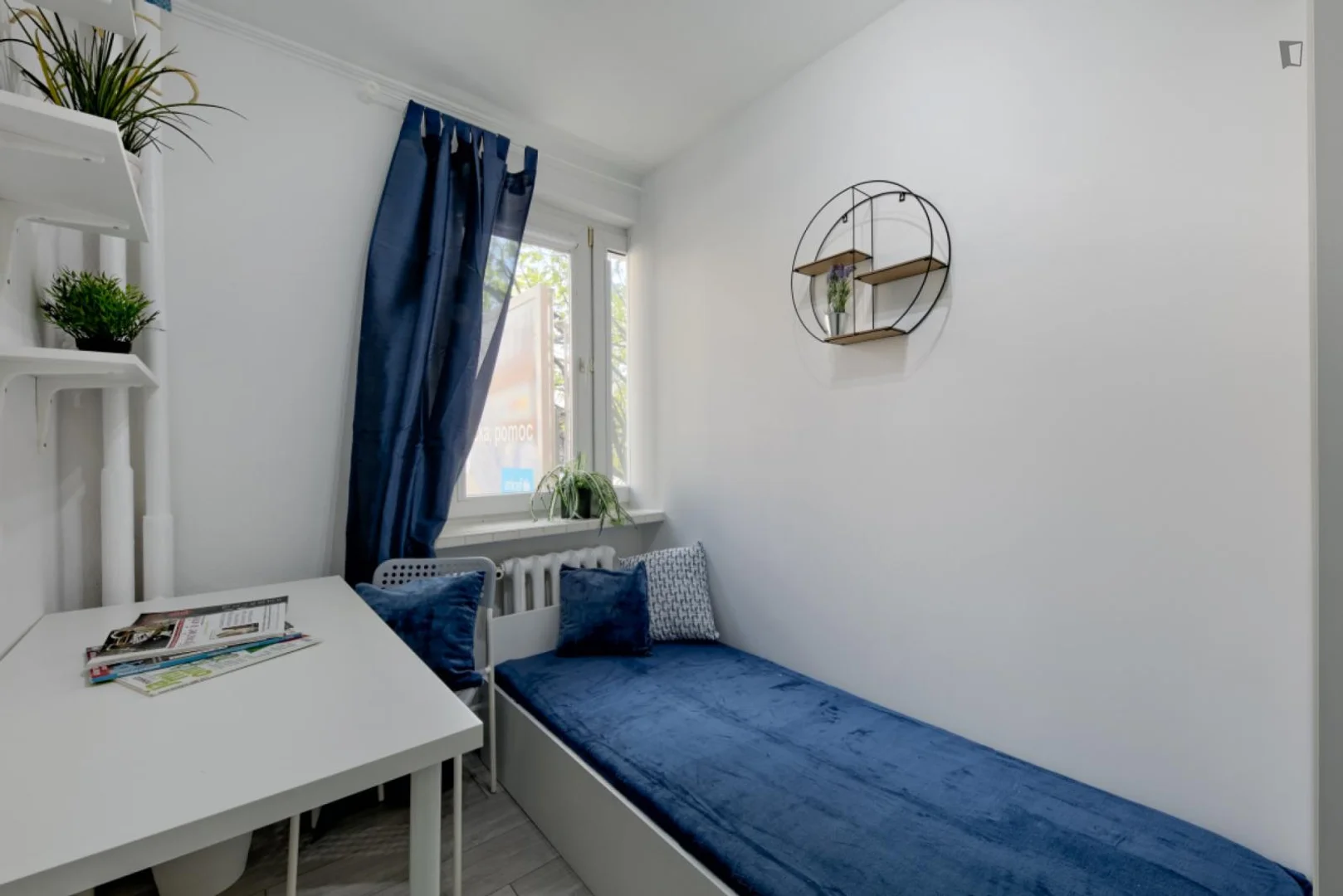 Habitación estudiantil económica cerca del campus en 