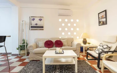 Apartamento moderno e brilhante em {area}